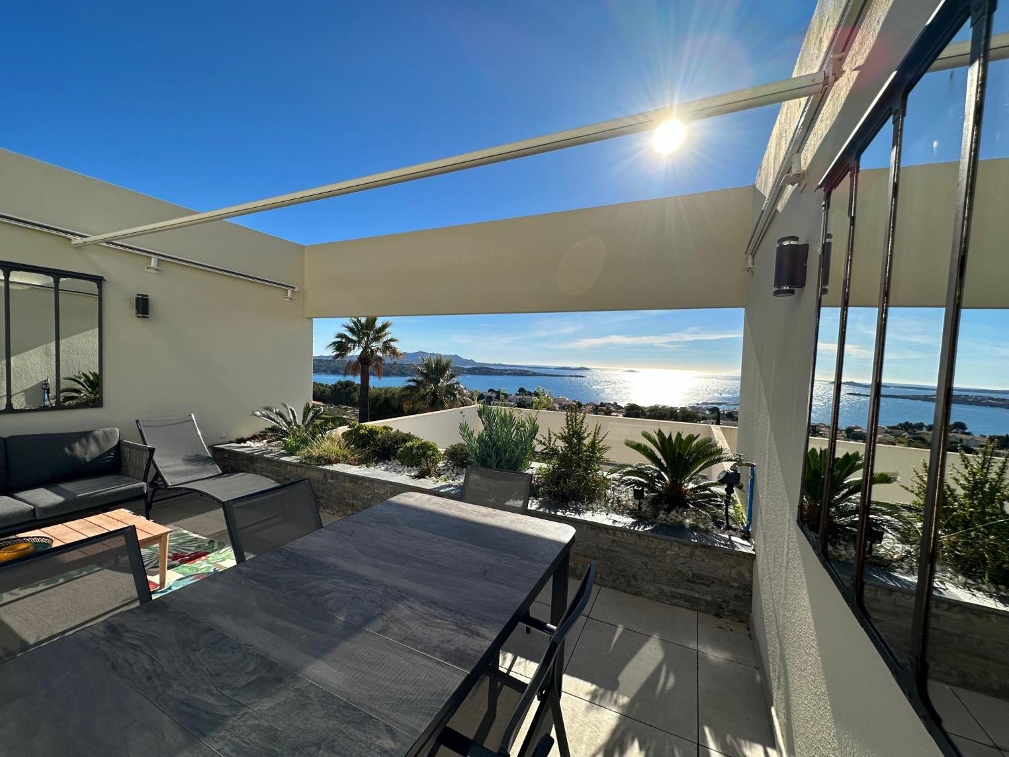 Superbe T2 44M2 - Grande Terrasse Vue Mer Panoramique Exceptionnelle Piscine - Parking Bandol Exterior foto